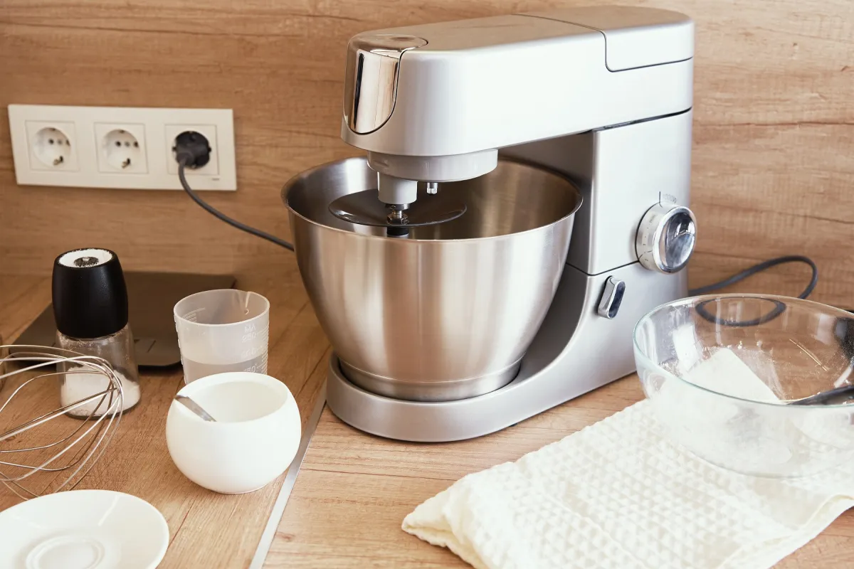 Kuchynské roboty - spoľahliví spoločníci na varenie a pečenie